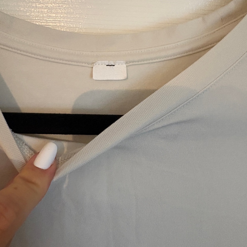 Classic White Women's Top - Picture 4 of 5